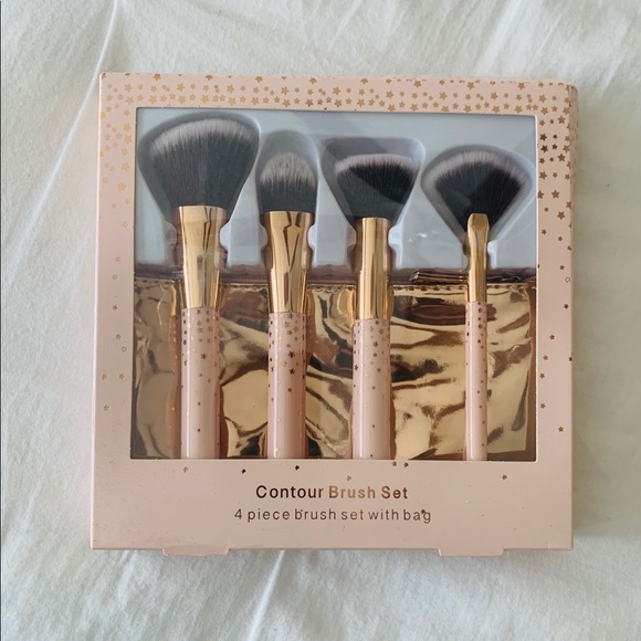 Target Beauty Contour Brush Set with Makeup Bag - Picture 3 of 3